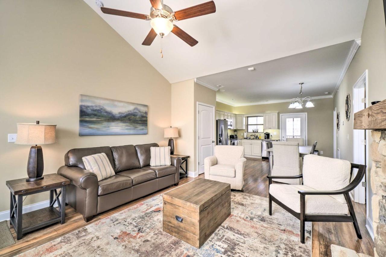 Chic Townsend Condo With Saltwater Pool! Экстерьер фото
