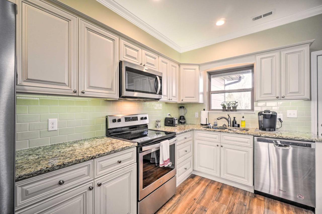 Chic Townsend Condo With Saltwater Pool! Экстерьер фото