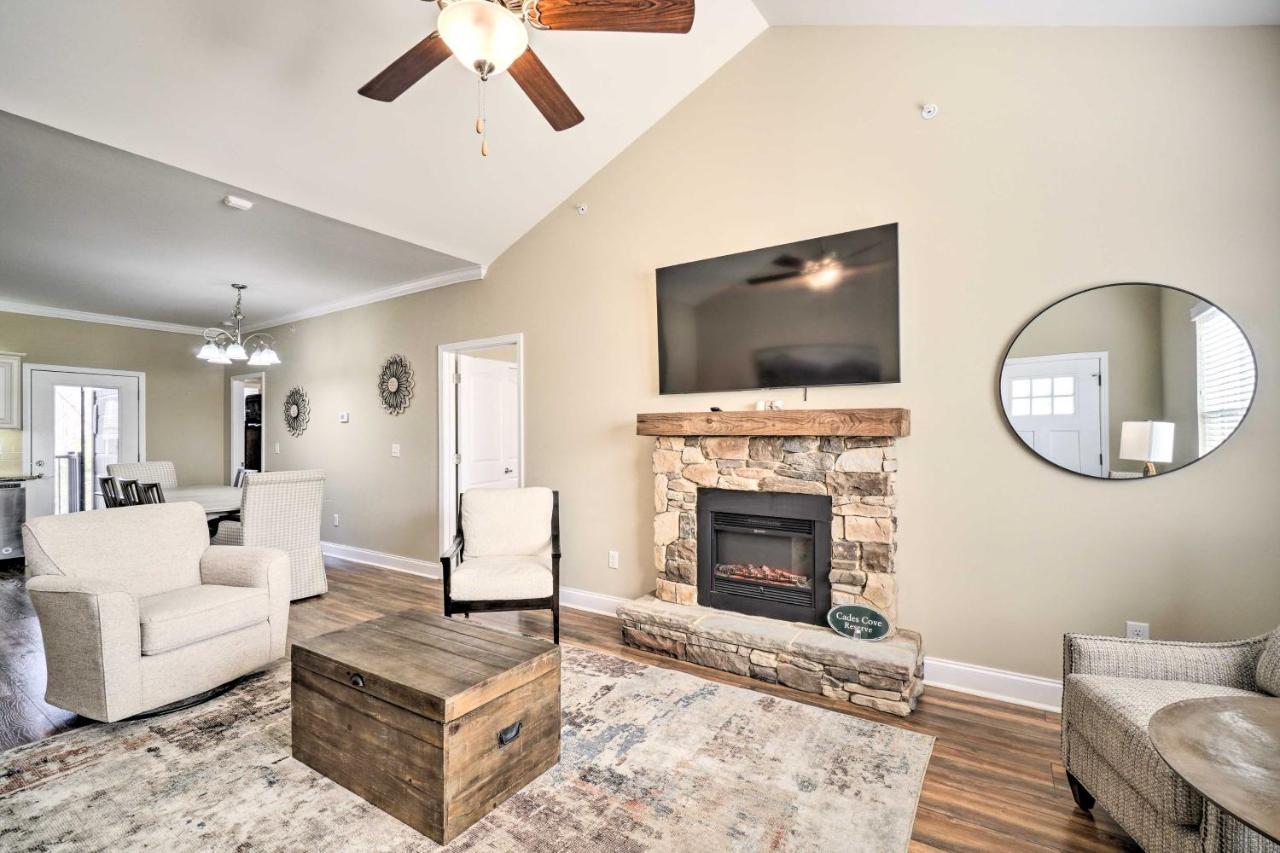 Chic Townsend Condo With Saltwater Pool! Экстерьер фото