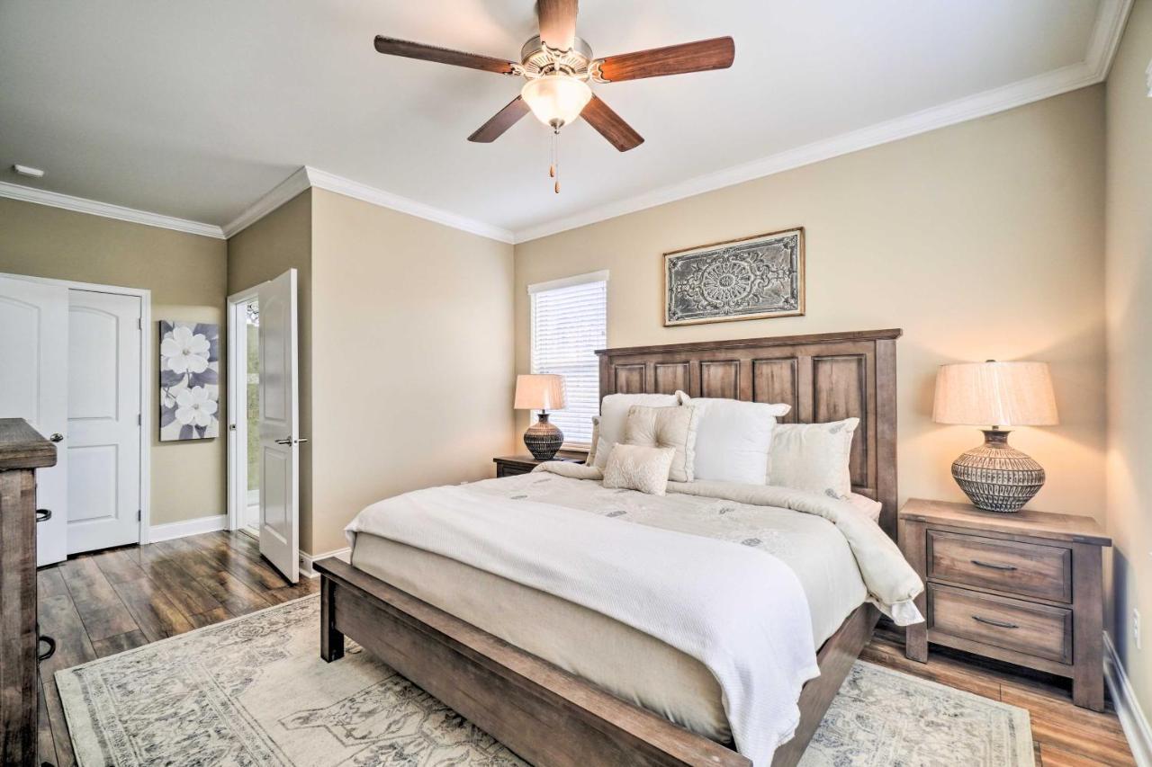 Chic Townsend Condo With Saltwater Pool! Экстерьер фото