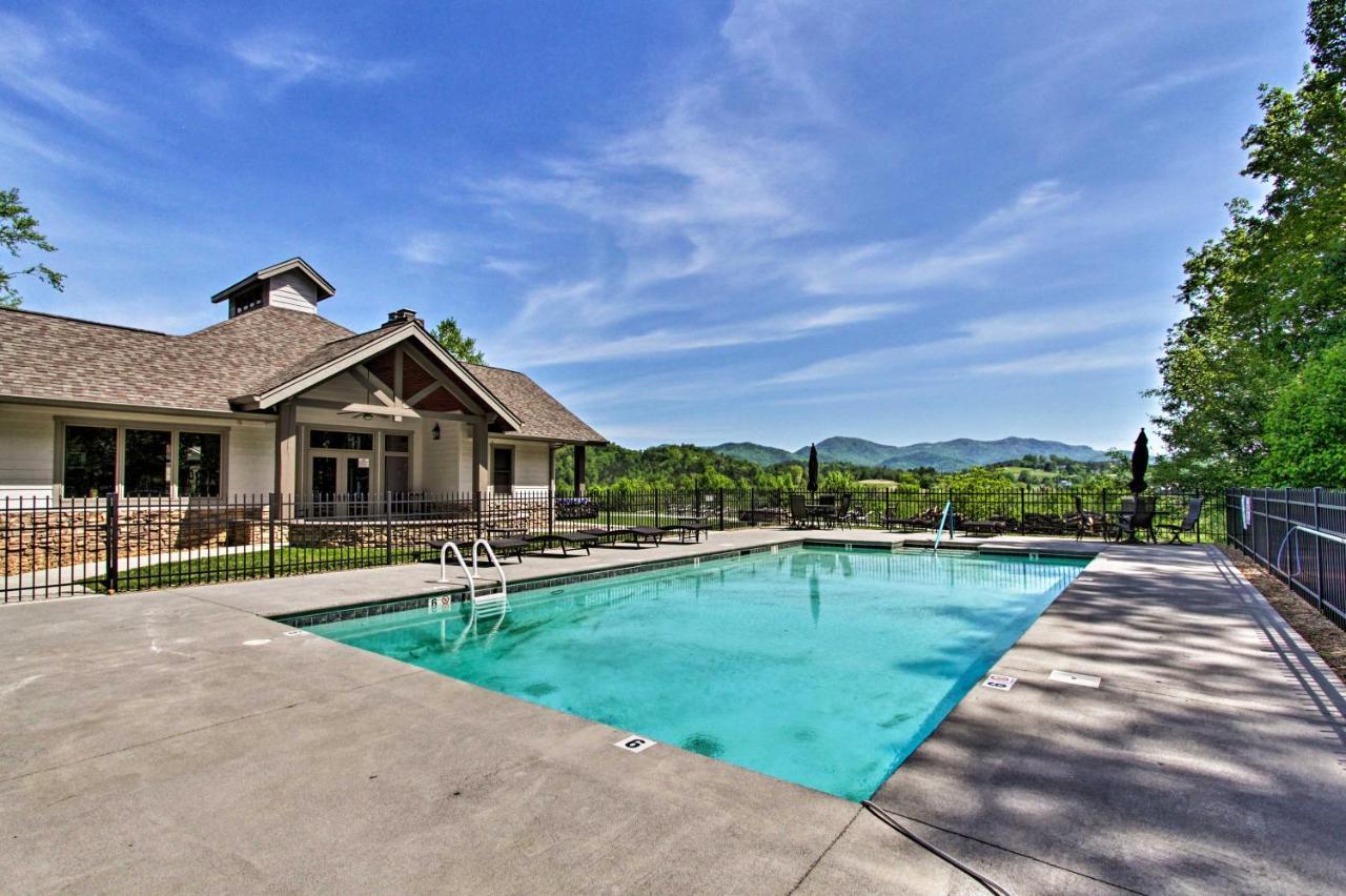 Chic Townsend Condo With Saltwater Pool! Экстерьер фото