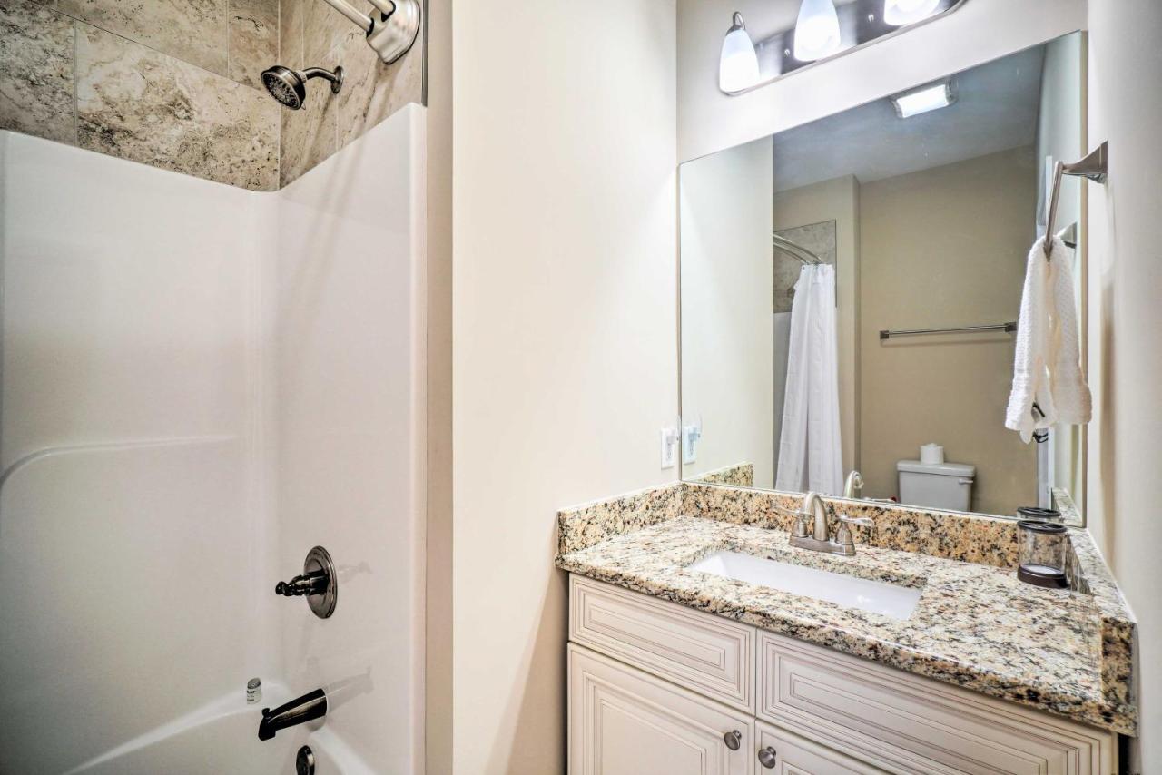 Chic Townsend Condo With Saltwater Pool! Экстерьер фото